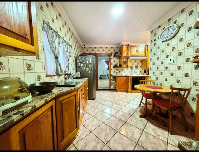 3 BEDROOM HOUSE FOR SALE IN SASOLBURG EXT 12